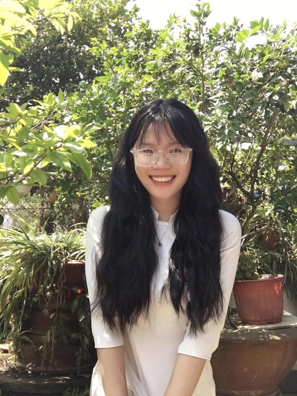 Tham gia chương trình của trường, nữ sinh gây sốt với chiếc váy Lọ Lem xinh xỉu: Ý nghĩa đằng sau mới đáng khen!