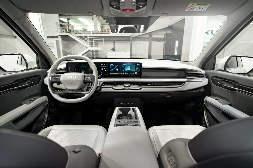 Ra mắt Kia EV9 - SUV điện 3 hàng ghế đầu tiên thế giới có ghế xoay 180 độ, rộng hơn cả Telluride, đẹp như xe concept - Ảnh 4.