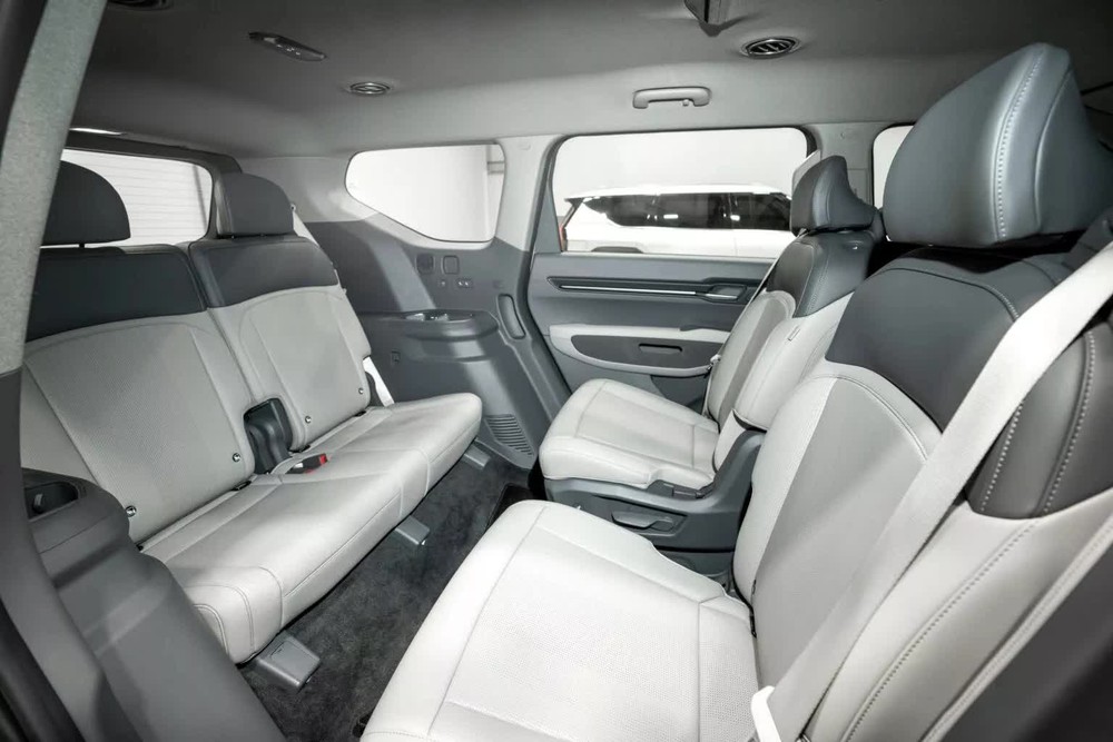 Ra mắt Kia EV9 - SUV điện 3 hàng ghế đầu tiên thế giới có ghế xoay 180 độ, rộng hơn cả Telluride, đẹp như xe concept - Ảnh 3.