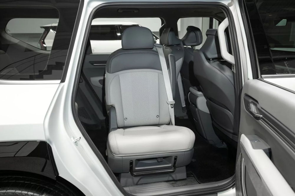 Ra mắt Kia EV9 - SUV điện 3 hàng ghế đầu tiên thế giới có ghế xoay 180 độ, rộng hơn cả Telluride, đẹp như xe concept - Ảnh 15.
