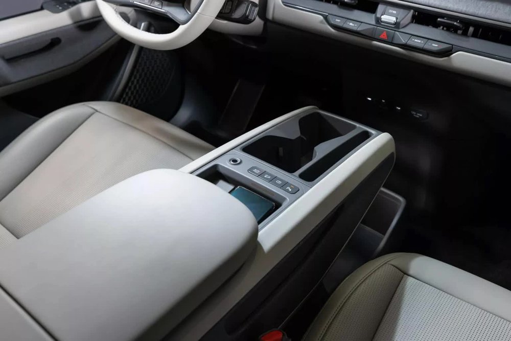 Ra mắt Kia EV9 - SUV điện 3 hàng ghế đầu tiên thế giới có ghế xoay 180 độ, rộng hơn cả Telluride, đẹp như xe concept - Ảnh 13.