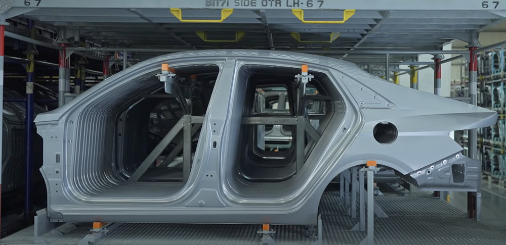 Vào tận nhà máy lắp Hyundai Accent 2023: Dùng máy quét 3D, sơn cao cấp uy tín thế này thì còn ai chê được xe Hàn - Ảnh 2.