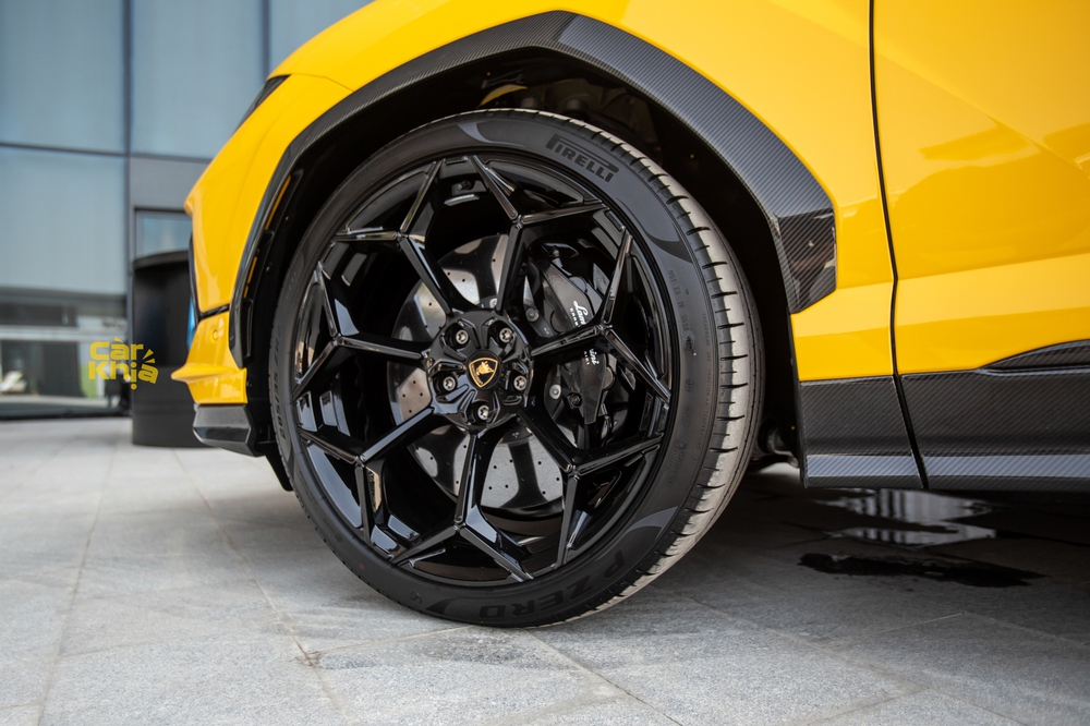 Lamborghini Urus Performante chính hãng ra mắt Việt Nam: Giá 16,5 tỷ đồng chưa tính option, đã có đại gia chịu chi mua chiếc đầu tiên - Ảnh 6.