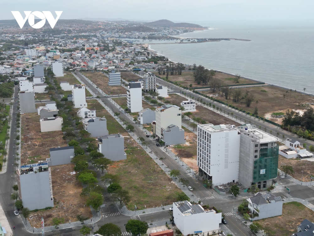 Rà soát tài sản 30 cá nhân liên quan vụ án tại Khu đô thị du lịch biển Phan Thiết - Ảnh 2.