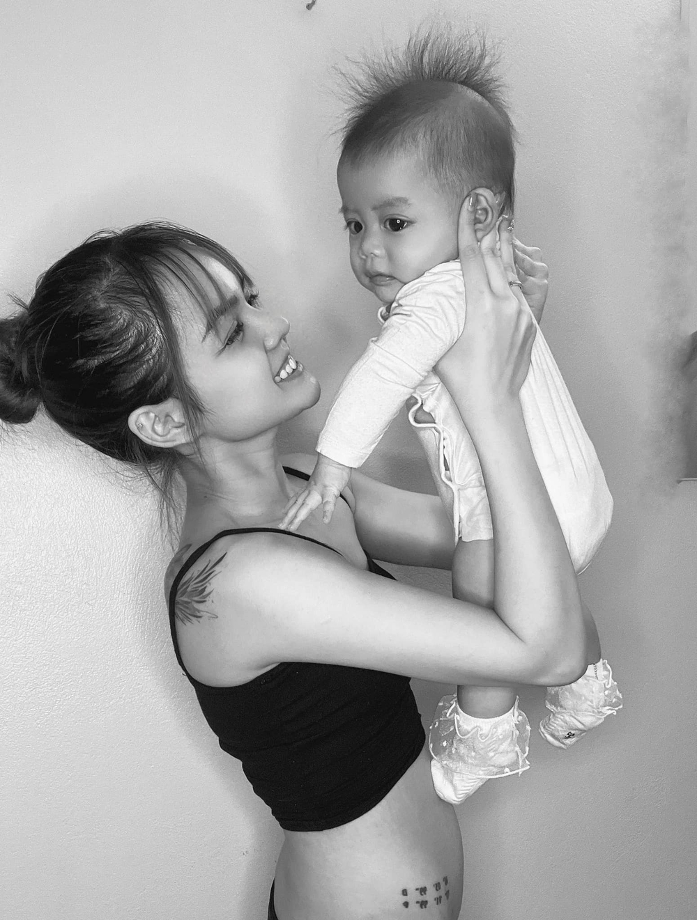 Con dâu mang bầu vẫn nhảy nhót, tập tạ hùng hục khiến bố chồng hốt hoảng, cái kết “quay xe” phút chót