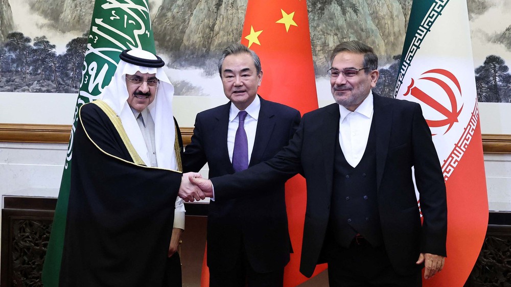 Hai cường quốc dầu khí Ả Rập Xê Út và Iran “bắt tay”: Cục diện năng lượng toàn cầu liệu có thay đổi? - Ảnh 1.
