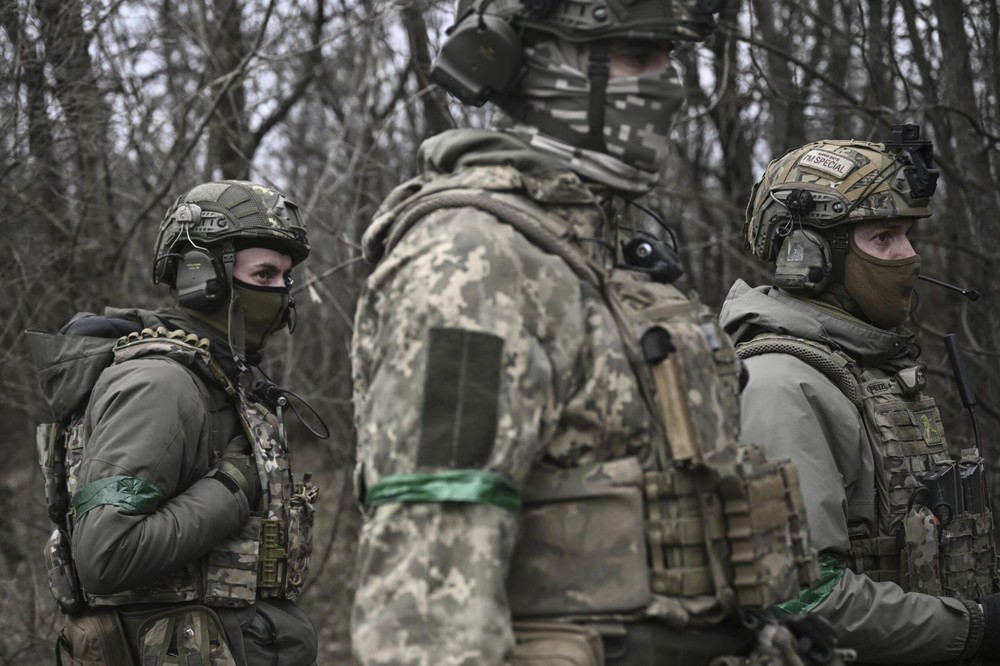 Đơn vị biệt kích Ukraine ngăn Nga khép gọng kìm quanh Bakhmut - Ảnh 2.