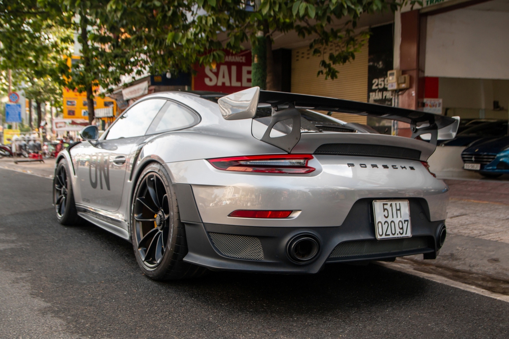 4 năm chỉ đi 76km, ông Đặng Lê Nguyên Vũ nói về Porsche 911 GT2 RS: ‘Lái xong không còn hứng thú Lamborghini, Ferrari’ - Ảnh 3.