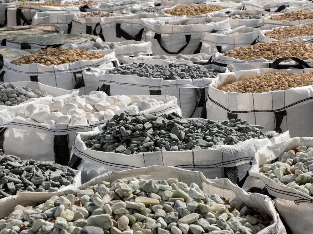 Giữ 53 tấn nickel cho đối tác, sàn giao dịch kim loại lớn nhất thế giới ‘té ngửa’ phát hiện các bao đựng toàn đá - Ảnh 1.