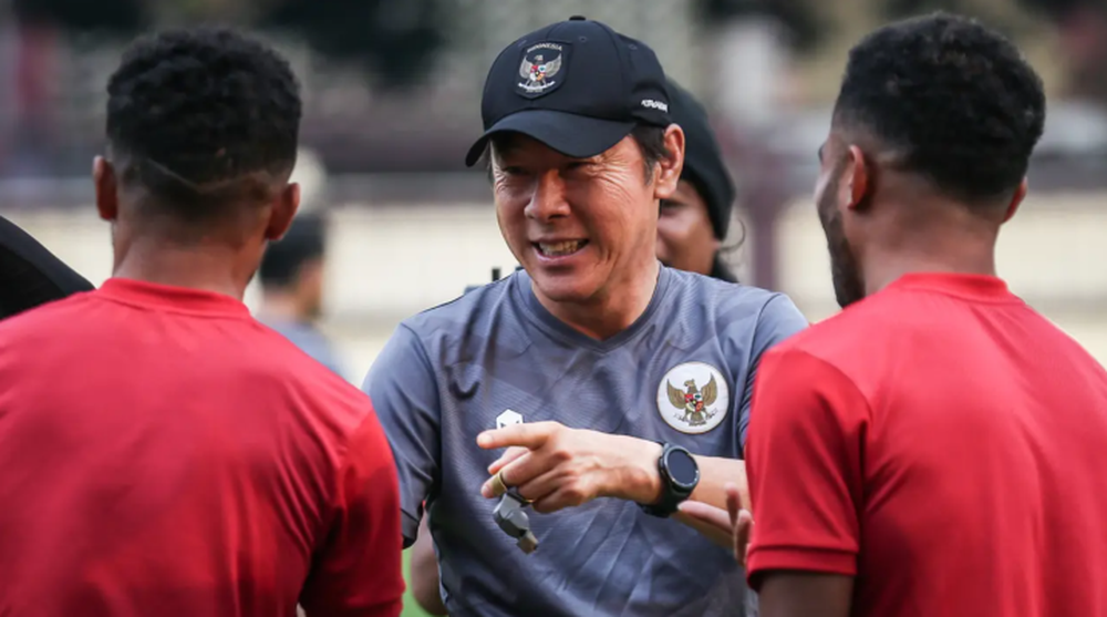 Muốn tìm đối thủ top 100 FIFA đấu tuyển Indonesia, HLV Shin Tae-yong vỡ mộng - Ảnh 2.