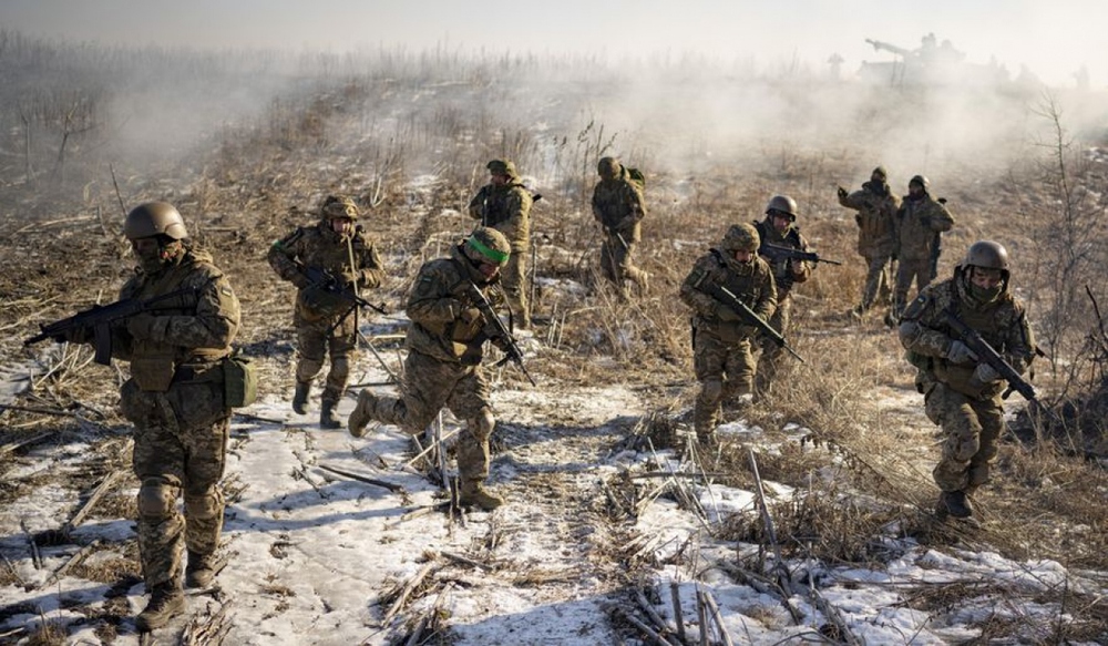 Ukraine dùng chiến thuật câu giờ, chờ thời cơ thích hợp để phản công Nga - Ảnh 1.