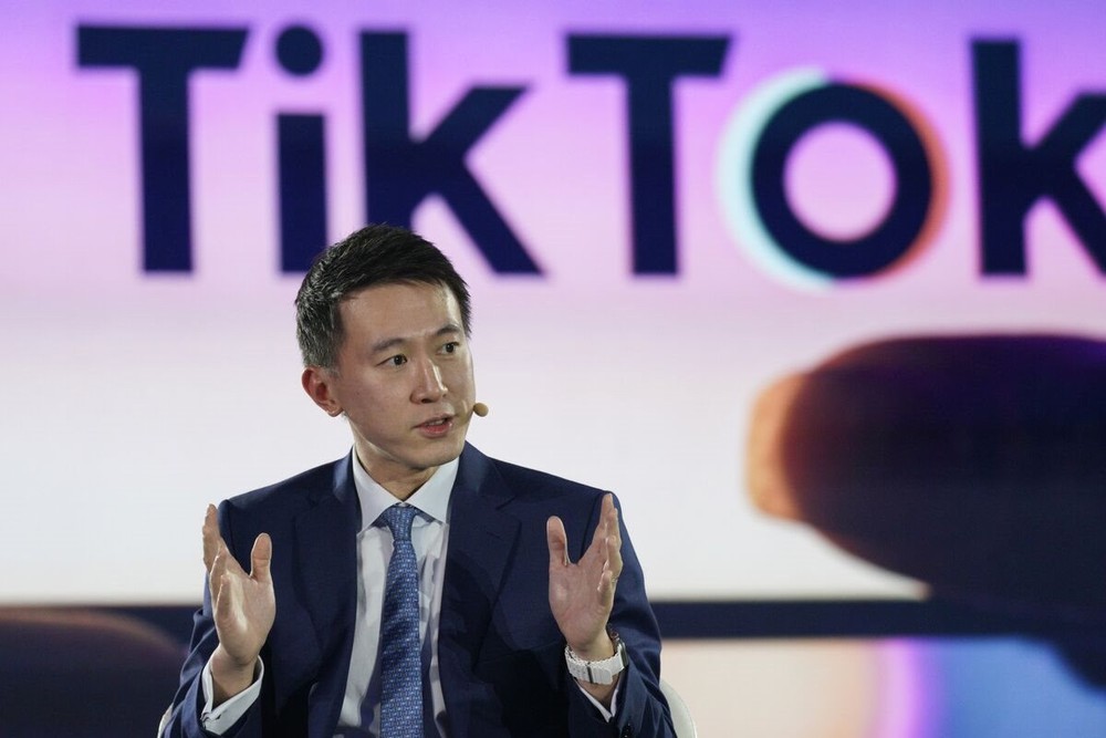 CEO 8X bí ẩn của TikTok: Có bằng MBA từ Harvard, từng là thực tập sinh tại Facebook, giờ thành sếp của mạng xã hội đối thủ nổi nhất hành tinh - Ảnh 1.