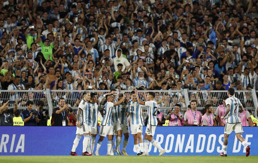 Messi ghi bàn, Argentina thắng trận đầu tiên sau khi vô địch World Cup 2022 - Ảnh 10.