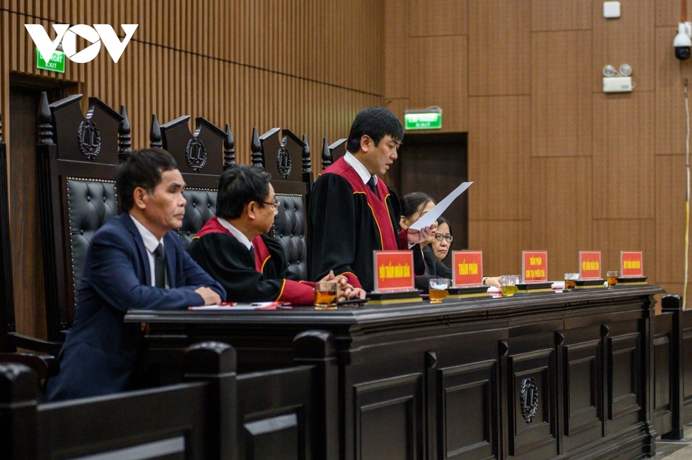 Siêu lừa Nguyễn Thị Hà Thành bị tuyên án chung thân trong vụ chiếm đoạt hơn 433 tỷ - Ảnh 2.