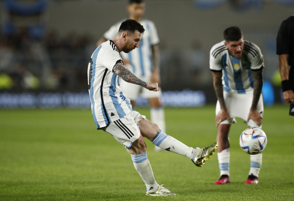 Messi ghi bàn, Argentina thắng trận đầu tiên sau khi vô địch World Cup 2022 - Ảnh 9.