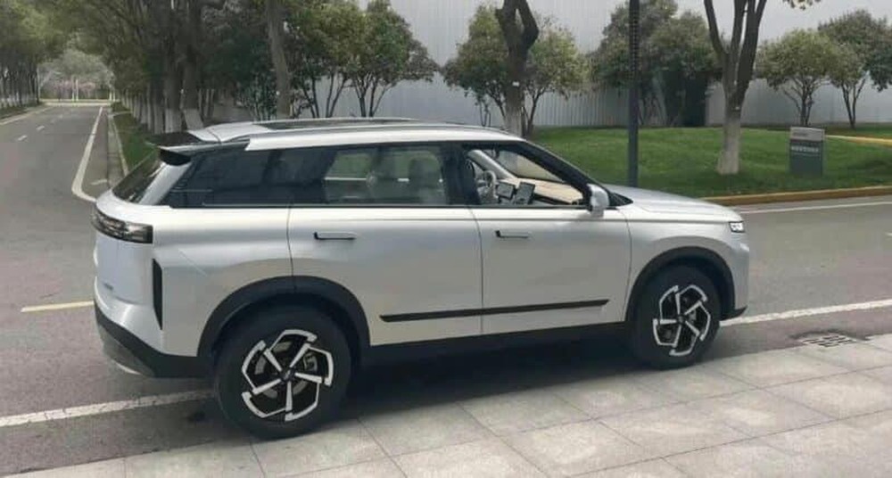 Lộ diện mẫu SUV cỡ nhỏ tiêu thụ 1 lít xăng/100 km, thiết kế bắt mắt, giá dự kiến khoảng 342 triệu đồng - Ảnh 2.