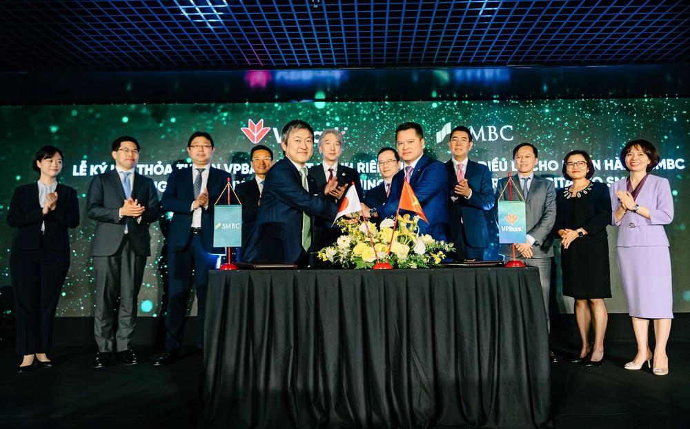 Ngân hàng Việt tăng điểm 5 phiên liên tiếp, vừa bán cổ phần cho Nhật Bản - Ảnh 2.