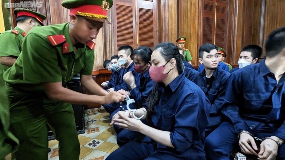 Xét xử nhóm giết Quân ‘xa lộ’: Chủ mưu Võ Thuỳ Linh lãnh 18 năm tù - Ảnh 1.