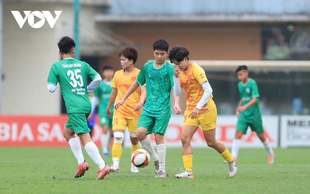ĐT nữ Việt Nam thua trận đấu tập với quân xanh U15 Phù Đổng - Ảnh 9.