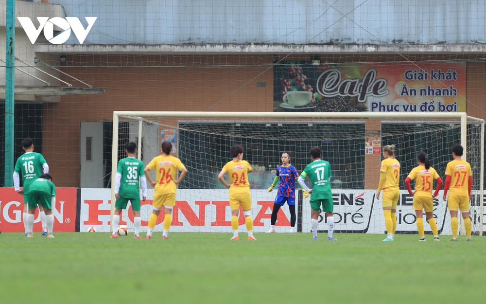 ĐT nữ Việt Nam thua trận đấu tập với quân xanh U15 Phù Đổng - Ảnh 8.