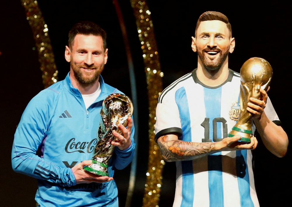 Lionel Messi được LĐBĐ Nam Mỹ dựng tượng - Ảnh 3.