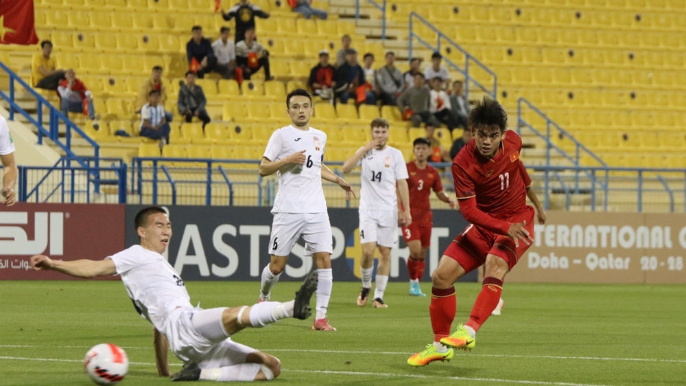 U23 Việt Nam thua U23 Kyrgyzstan, HLV Troussier nói điều bất ngờ - Ảnh 1.