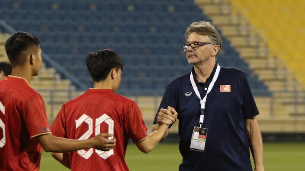 HLV Troussier trinh sát U23 Thái Lan ở Qatar - Ảnh 2.