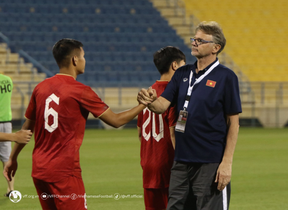 HLV Troussier ra mắt thất bại, U23 Việt Nam ngổn ngang nỗi lo trước SEA Games 32 - Ảnh 2.