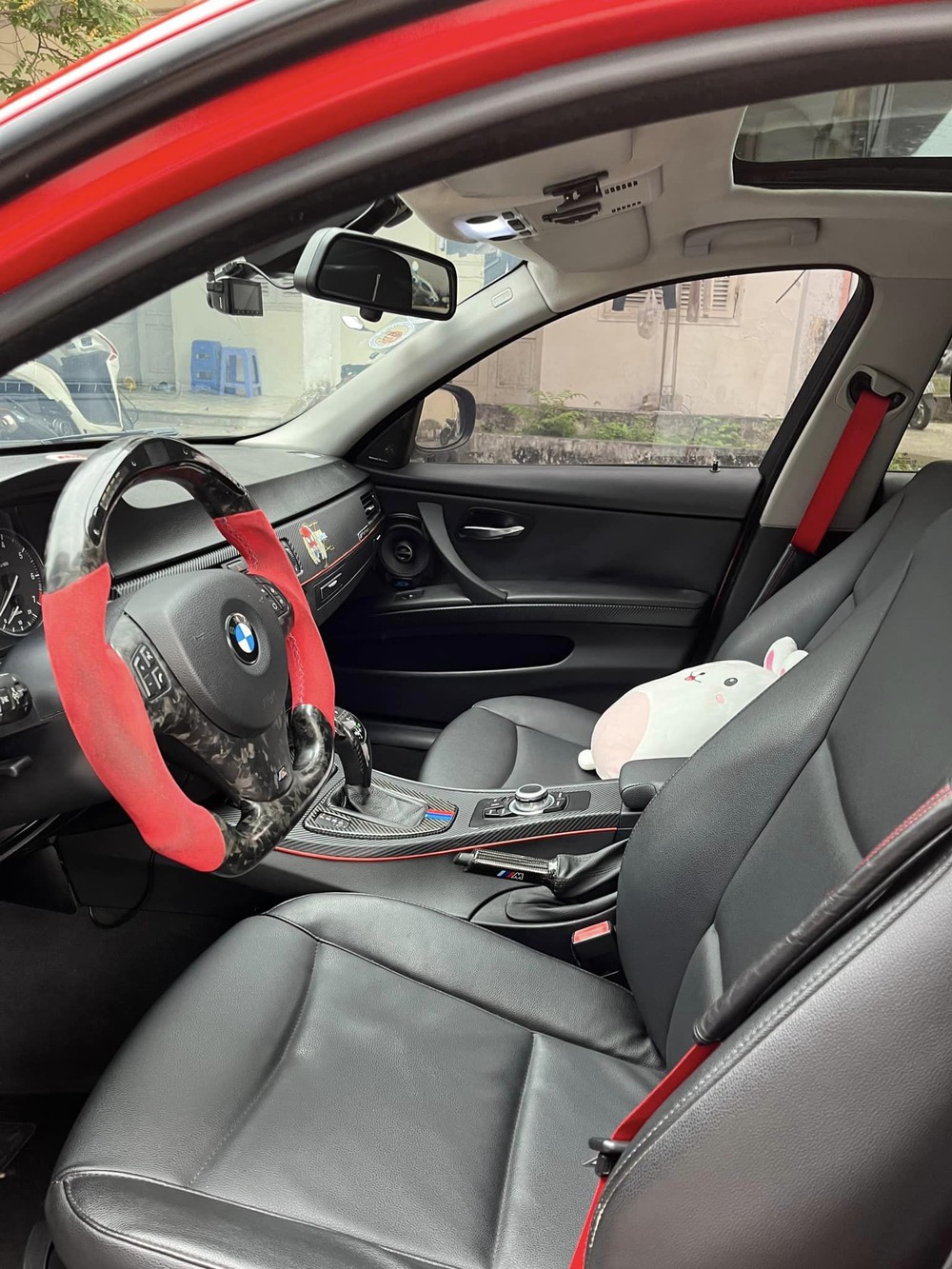 Hết chỗ để xe, Bimmer nổi tiếng Hà Nội bán BMW 320i độ tâm huyết: Giá xe 420 triệu nhưng tiền độ đã hơn 370 triệu đồng - Ảnh 5.