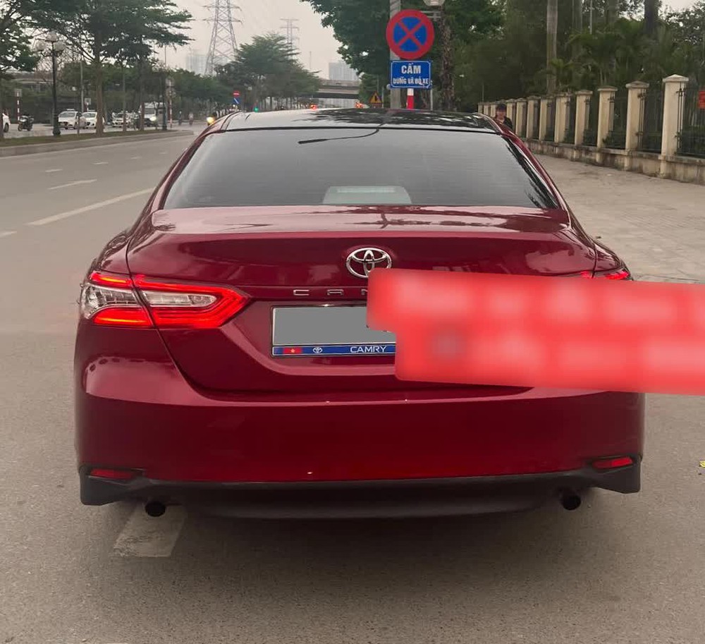 Rao bán Toyota Camry 2.5Q rẻ hơn thị trường 300 triệu, chủ xe thật thà: Xe tai nạn làm lại nhưng máy móc còn zin - Ảnh 5.