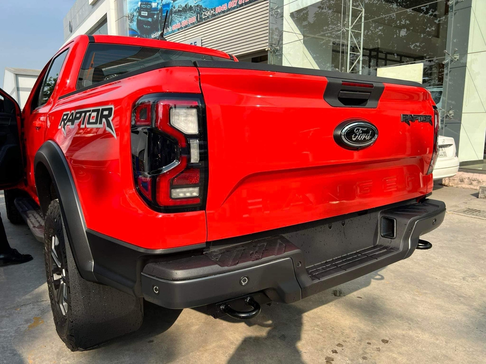 Ford Ranger Raptor 2023 đổ bộ đại lý Việt Nam: Giao xe tháng sau, nhưng nhiều màu hot phải chờ đến tháng 5 - Ảnh 5.