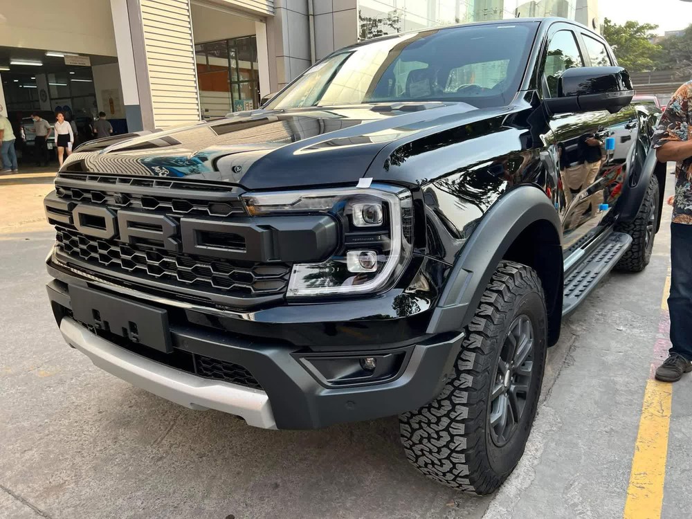 Ford Ranger Raptor 2023 đổ bộ đại lý Việt Nam: Giao xe tháng sau, nhưng nhiều màu hot phải chờ đến tháng 5 - Ảnh 3.