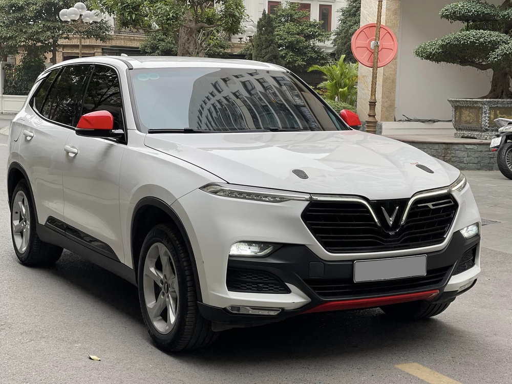 VinFast Lux SA2.0 bản độc nhất Việt Nam từng của Hải Kar bán lại 790 triệu đồng: Xe được độ để đua nhưng nội thất sạch đẹp như mới - Ảnh 1. VinFast Lux SA2.0 bản độc nhất Việt Nam từng của Hải Kar bán lại 790 triệu đồng: Xe được độ để đua nhưng nội thất sạch đẹp như mới - Ảnh 1.
