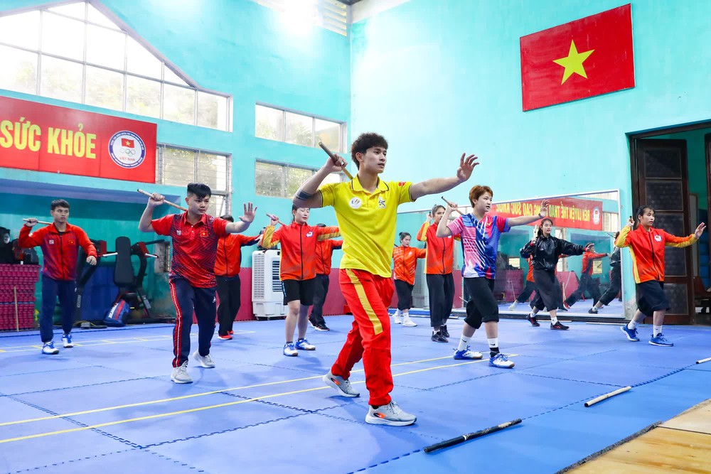 Cách tập luyện dị của đội tuyển Võ gậy Việt Nam trước thềm SEA Games - Ảnh 1.