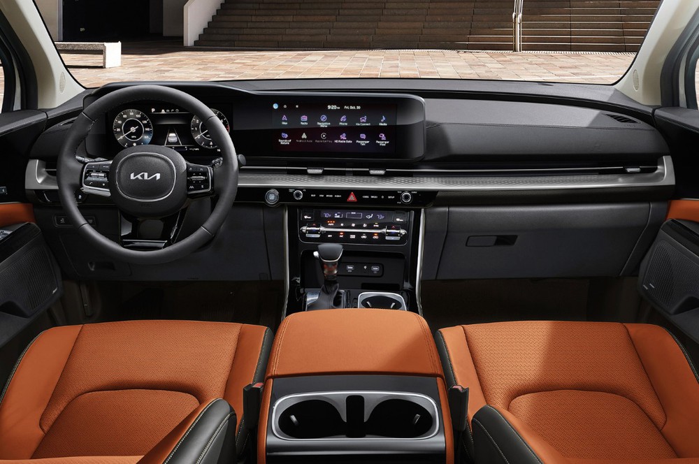 Kia Carnival đang đẹp thì đổi thiết kế: Bản 2024 thay đèn to và dị hơn, biển số hạ xuống thấp - Ảnh 7. Kia Carnival đang đẹp thì đổi thiết kế: Bản 2024 thay đèn to và dị hơn, biển số hạ xuống thấp - Ảnh 7.