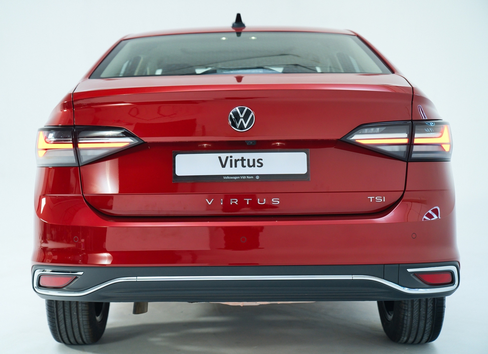 Volkswagen Virtus ra mắt Việt Nam: Sedan hạng B nhưng giá gần 1 tỷ đồng, ngang Camry và Mazda6 - Ảnh 4.
