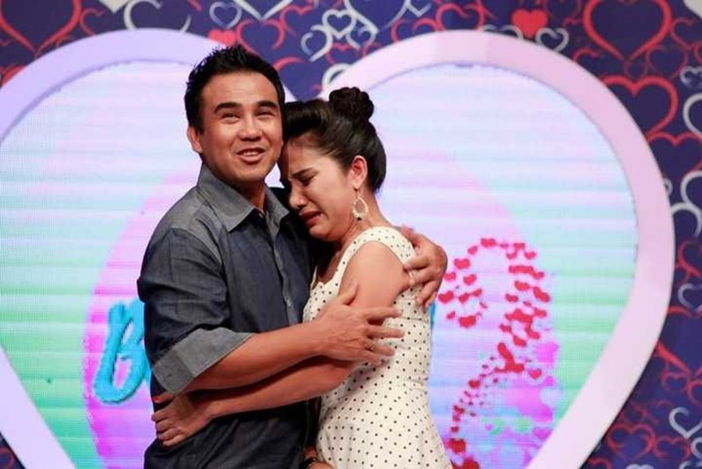 Cát Tường - Quyền Linh: Cặp đôi ăn ý giờ mâu thuẫn đến nỗi không thể ngồi chung, cuộc sống riêng cũng trái ngược một trời một vực - Ảnh 2. Cát Tường - Quyền Linh: Cặp đôi ăn ý giờ mâu thuẫn đến nỗi không thể ngồi chung, cuộc sống riêng cũng trái ngược một trời một vực - Ảnh 2.