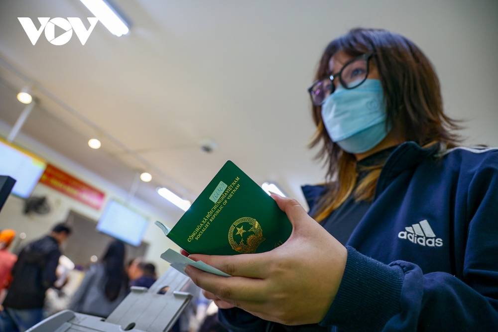 Làm hộ chiếu gắn chíp điện tử tuyệt đối không nhờ người lạ, dịch vụ khai hộ - Ảnh 8.