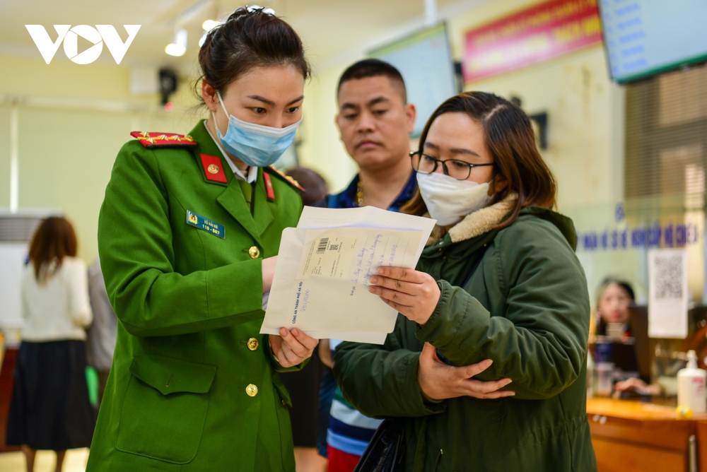 Làm hộ chiếu gắn chíp điện tử tuyệt đối không nhờ người lạ, dịch vụ khai hộ - Ảnh 7.