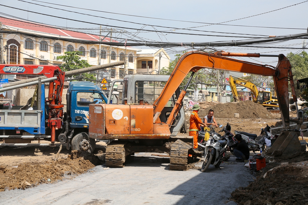 Hiện trạng cây cầu gần 600 tỉ đồng được người dân mong chờ suốt 20 năm ở TP.HCM - Ảnh 12. Hiện trạng cây cầu gần 600 tỉ đồng được người dân mong chờ suốt 20 năm ở TP.HCM - Ảnh 12.