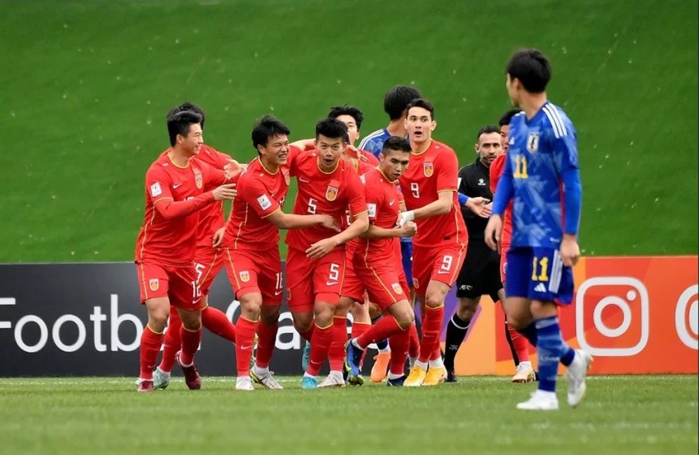 Sụp đổ chỉ trong 4 phút, U20 Trung Quốc ‘vỡ mộng’ gây sốc như U20 Việt Nam ở giải châu Á - Ảnh 2.