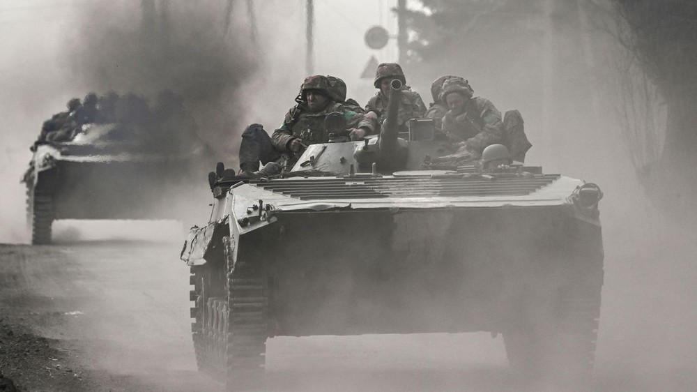 Ukraine công khai chi tiêu quân sự hàng tháng - Ảnh 1.