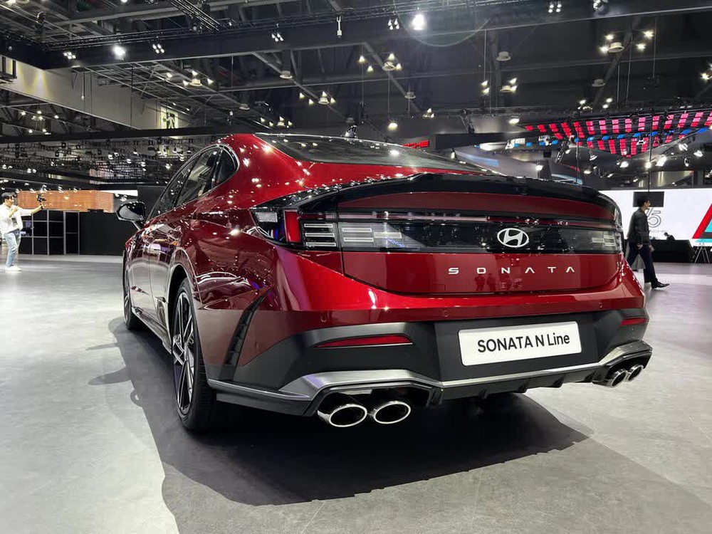 Trọn bộ ảnh Hyundai Sonata 2024 lần đầu trưng bày, hãng công bố động cơ nhưng lại giấu thông số quan trọng - Ảnh 8.