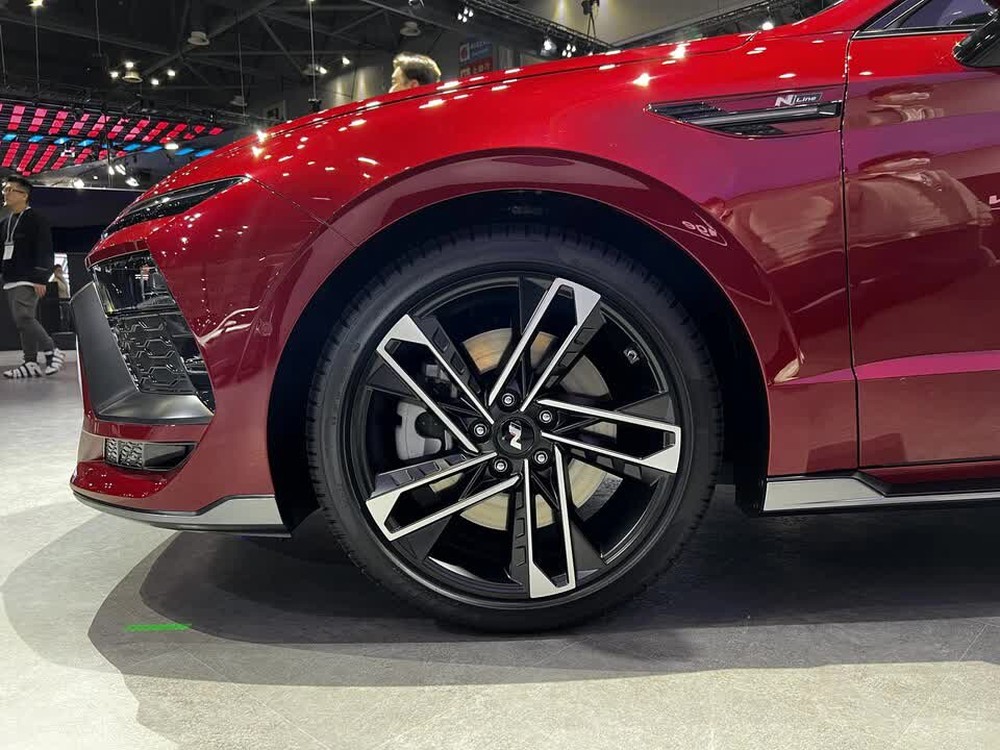 Trọn bộ ảnh Hyundai Sonata 2024 lần đầu trưng bày, hãng công bố động cơ nhưng lại giấu thông số quan trọng - Ảnh 7.