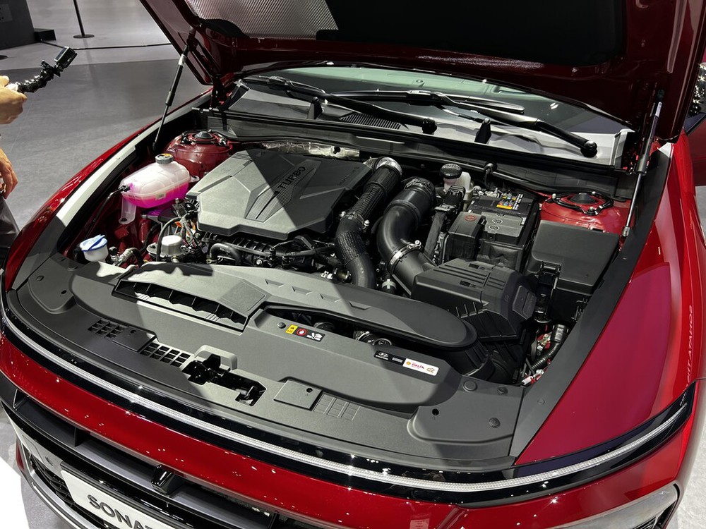 Trọn bộ ảnh Hyundai Sonata 2024 lần đầu trưng bày, hãng công bố động cơ nhưng lại giấu thông số quan trọng - Ảnh 21.