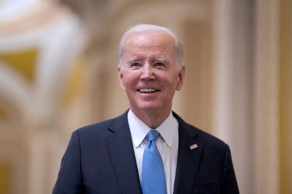 Ông Biden cắt bỏ khối mô ung thư ngực - Ảnh 1.