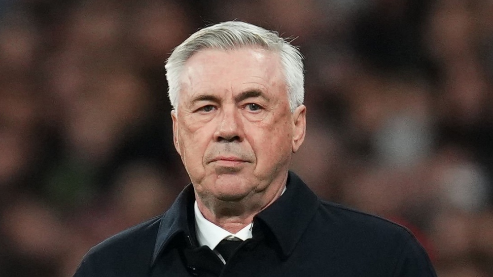 BLĐ Real Madrid tức giận với HLV Ancelotti sau trận thua Barca - Ảnh 1.