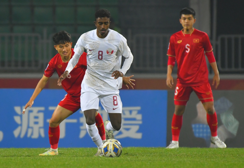 Trực tiếp U20 Việt Nam 0-0 U20 Qatar: Sức ép nghẹt thở - Ảnh 1.