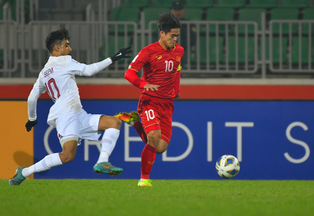 Trực tiếp U20 Việt Nam 1-0 U20 Qatar: Quốc Việt tỏa sáng - Ảnh 1.