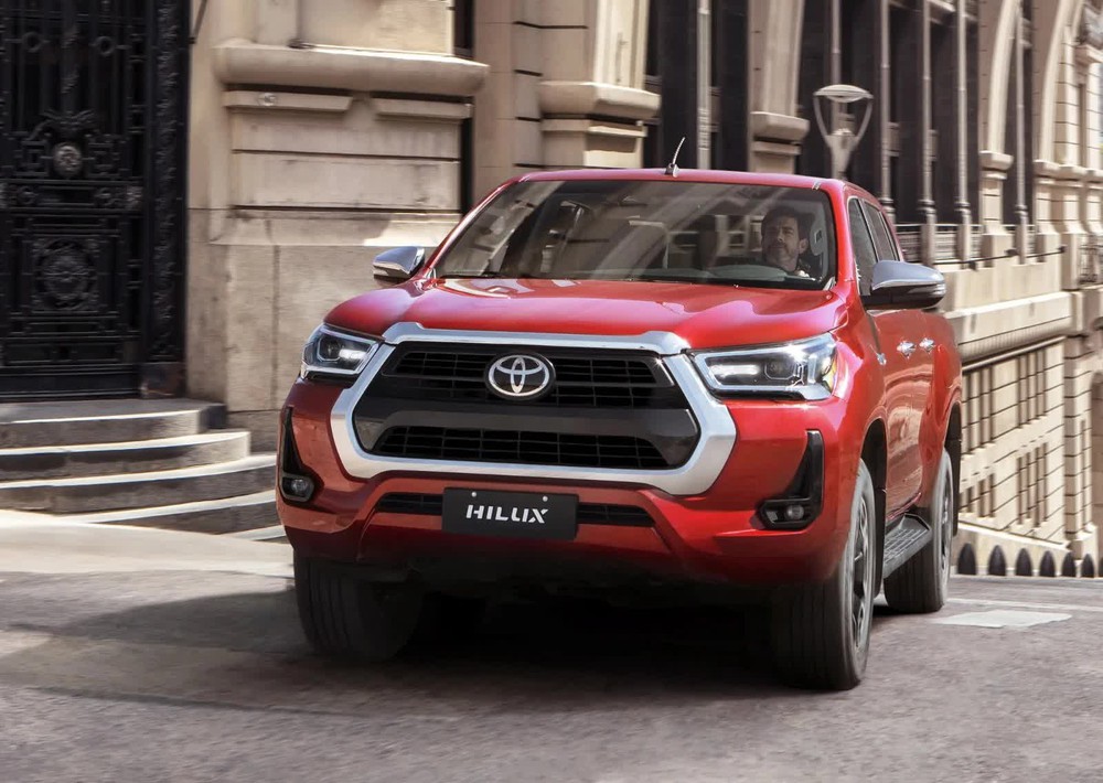 Đại lý hé lộ thông tin Toyota Hilux mới: Về Việt Nam tháng 3, giá dự kiến 852 triệu, trở lại đấu Ford Ranger - Ảnh 2.